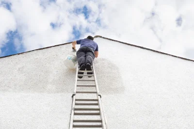 Peinture extérieure à Luceau — façades et ravalement